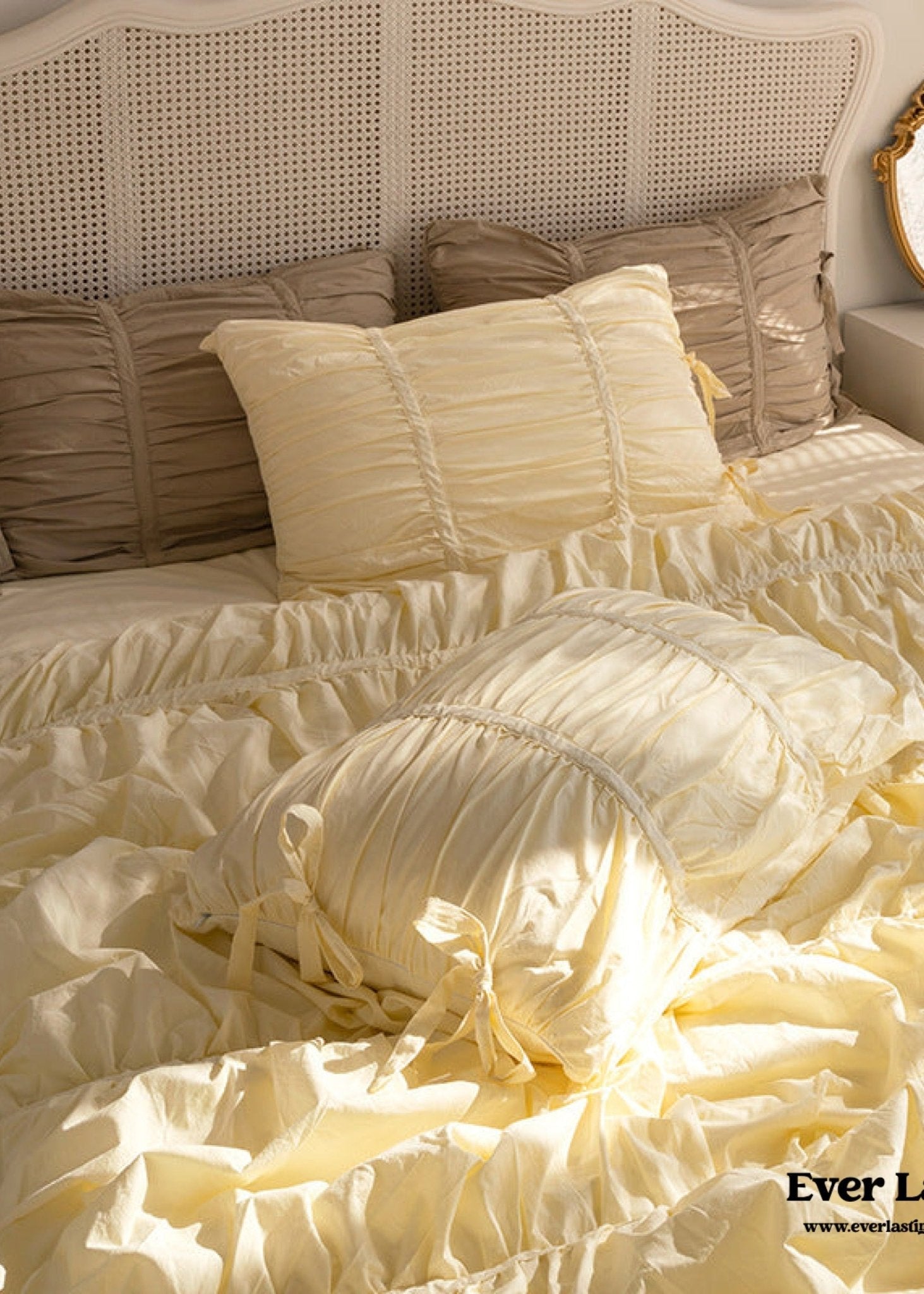 Coquette Ruffle Ribbon Ties Duvet Cover / Pink