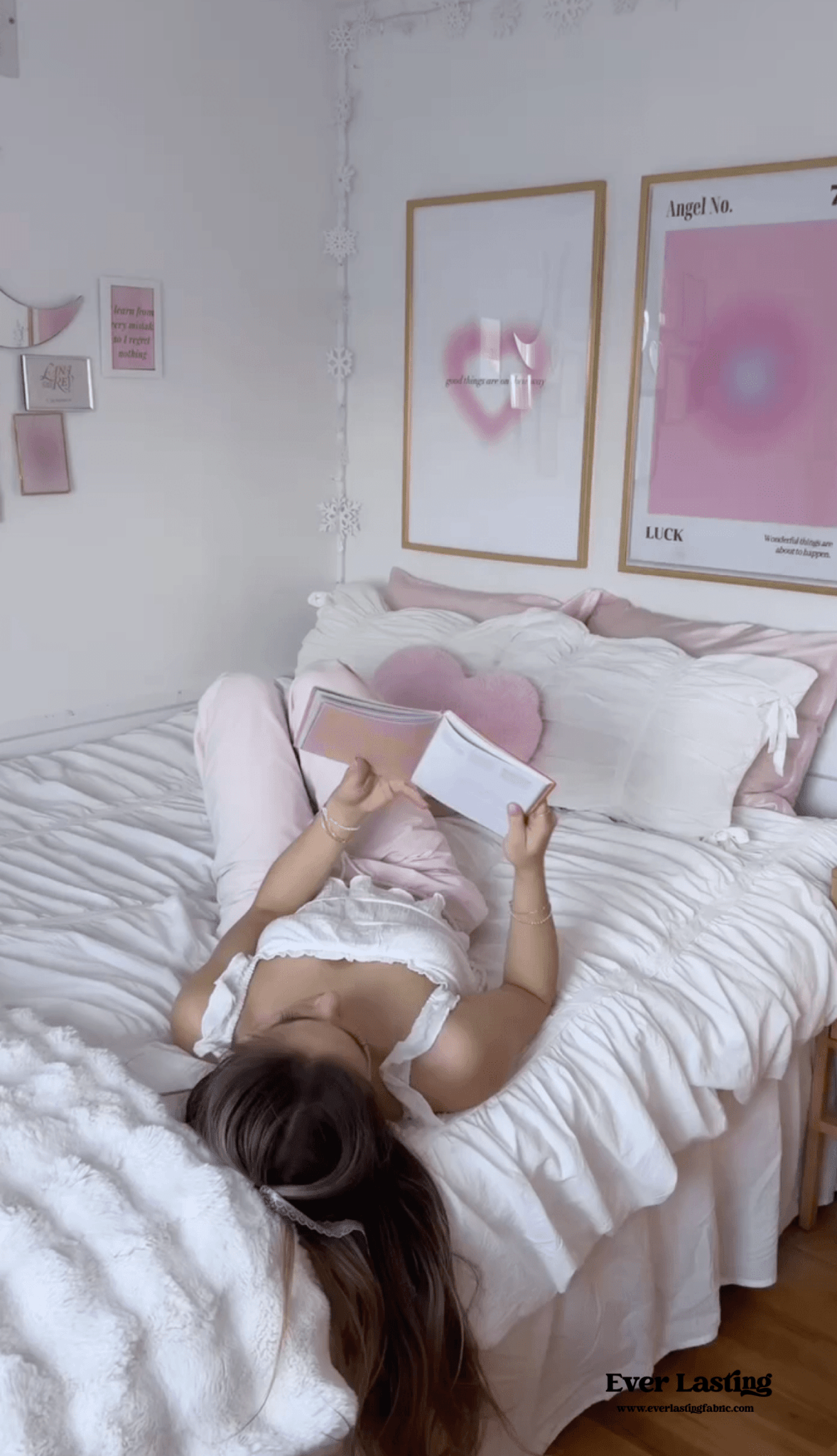 Coquette Ruffle Ribbon Ties Duvet Cover / White