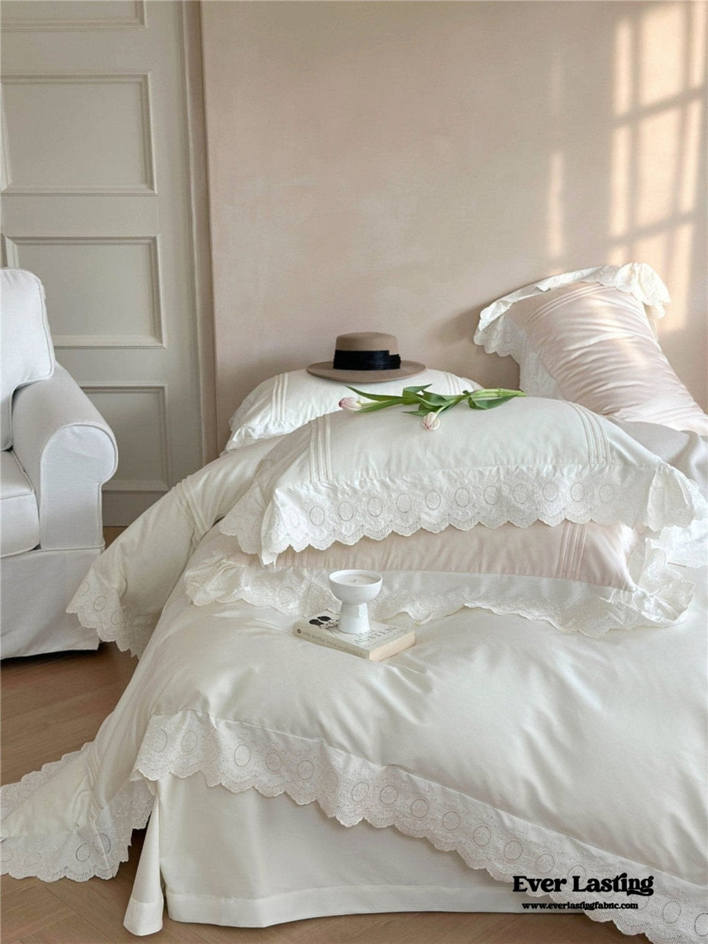 Isabelle Silky Cottage Ruffled Bedding Set / Pink