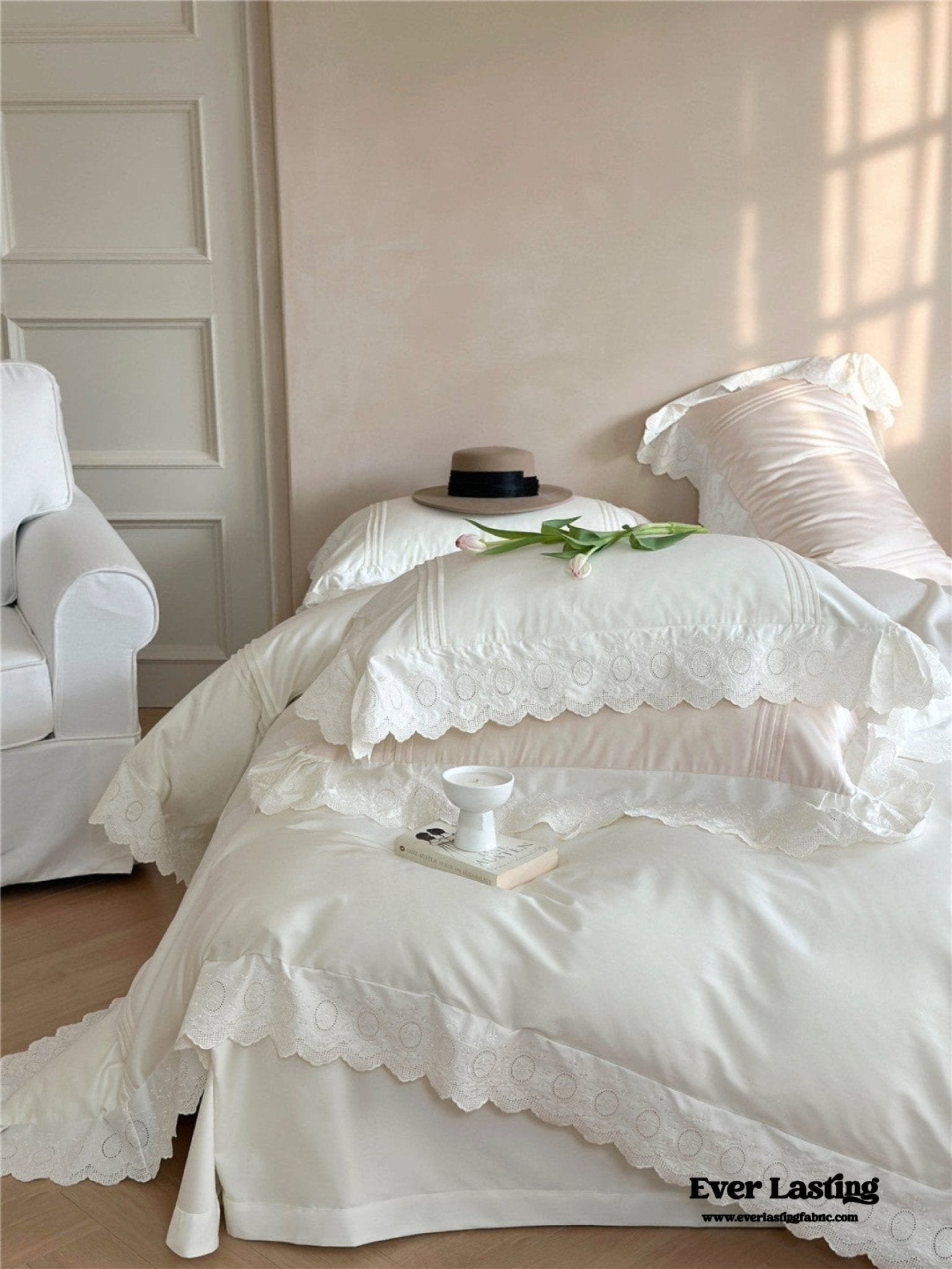 Isabelle Silky Cottage Ruffled Bedding Set / Pink