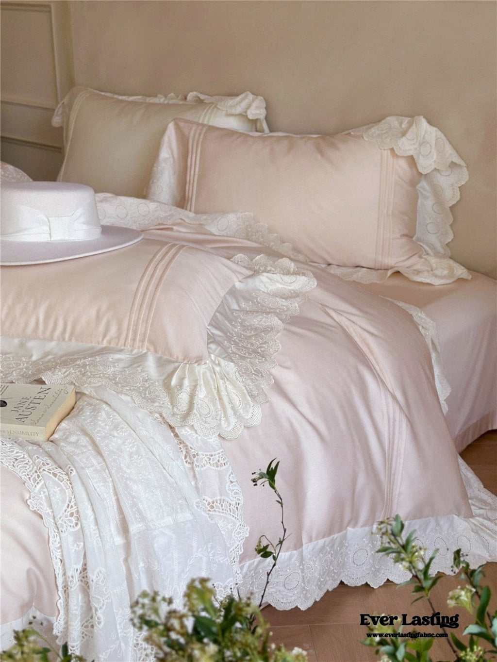 Isabelle Silky Cottage Ruffled Bedding Set / Pink