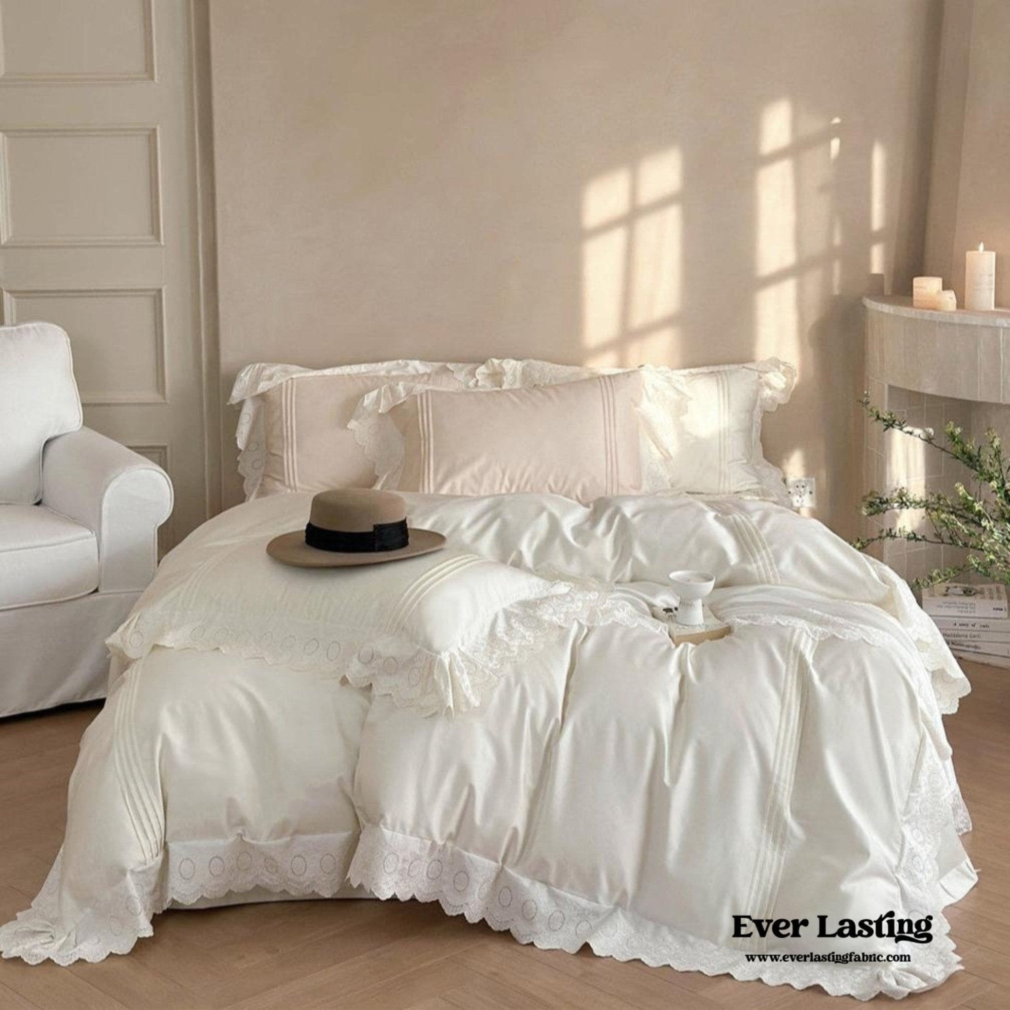 Isabelle Silky Cottage Ruffled Bedding Set / Pink